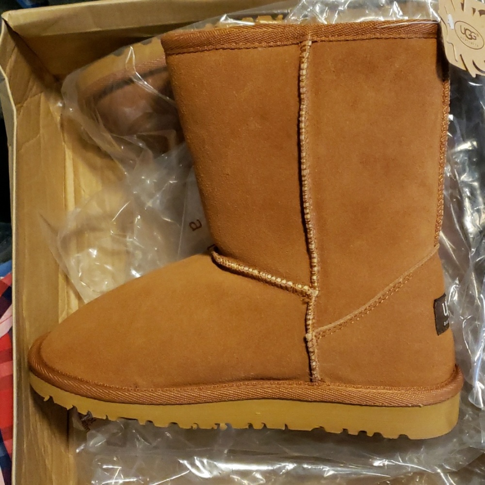 UGG Classic Short Boots